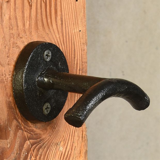 https://www.antiquefarmhouse.com/media/catalog/product/cache/87f7a85cd0f3ed2c3dff34ce326cd3a5/w/a/wall-mount-cast-iron-coat-hook_2_1.jpg