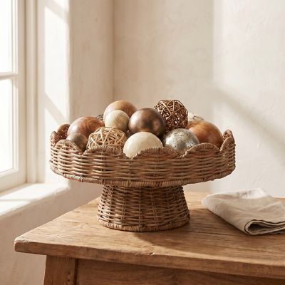Country Hearth Scalloped Rattan Pedestal Stand