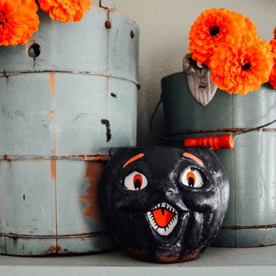 Paper Mache Black Pumpkin Choir Boy 6 inch
