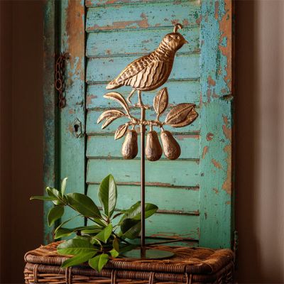 Partridge in a Pear Tree Holiday Display