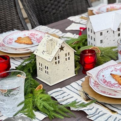 Quaint Country Primitive Star House Tealight Holder