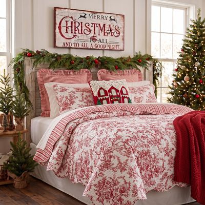 Red Garden Toile Scalloped Quilt and Shams Set