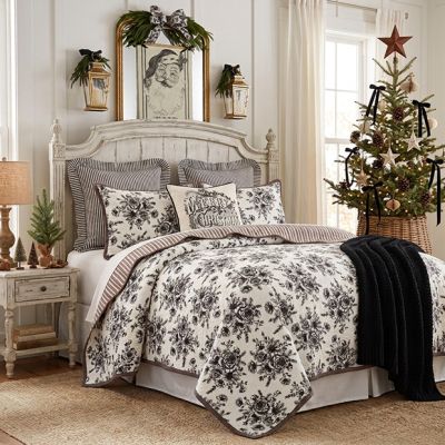 Reversible Toile Pattern Bed Quilt Set