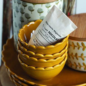 Scalloped Rim Stoneware Bowls Set of 4