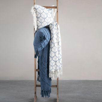 Ogee Pattern Blanket and Accent Pillow Set