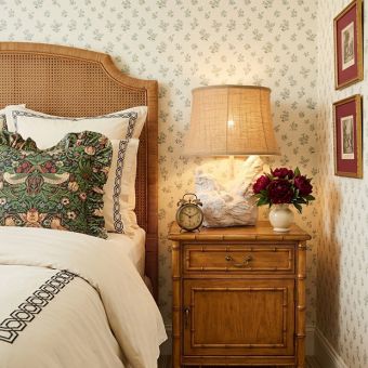 White Wash Rooster Table Lamp