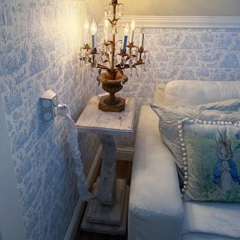 Wood Corbel Table
