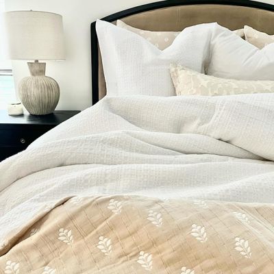 3 Piece Leaf Pattern Pick Stitch Quilt Set