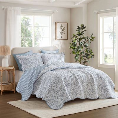3 Piece Scalloped Edge Reversible Pattern Quilt Set