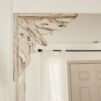 Primitive Cottage Corbel