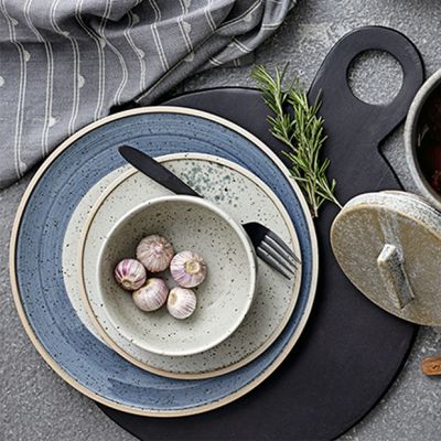 Acacia Wood Round Cutting Board