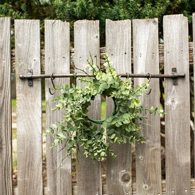 5 Hook Curved Metal Wall Rack