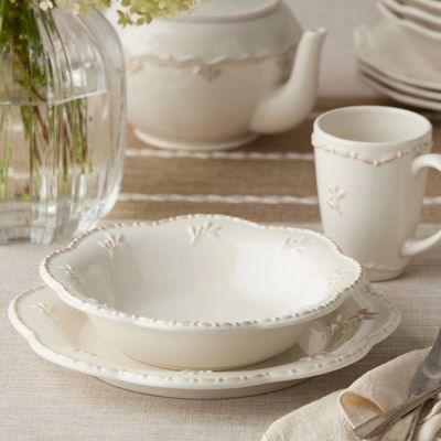 Beaded Edge Scalloped Stoneware Soup Bowl Set of 4