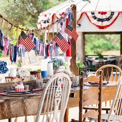 Bottle Garland Vase On Wooden Centerpiece