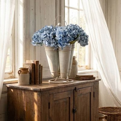 Chic Metal Cone Flower Vase Caddy