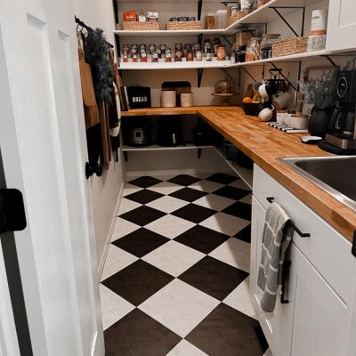 Classic Checkered Vinyl Mat Rug