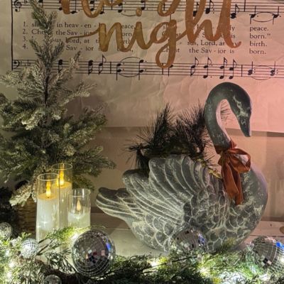 Classic Swan Planter