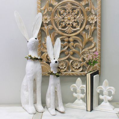 Corn Husk Rabbit With Wreath 19 Inch
