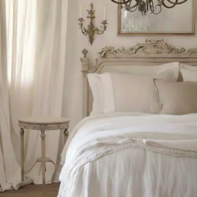 Country Cottage Round Wood Accent Table