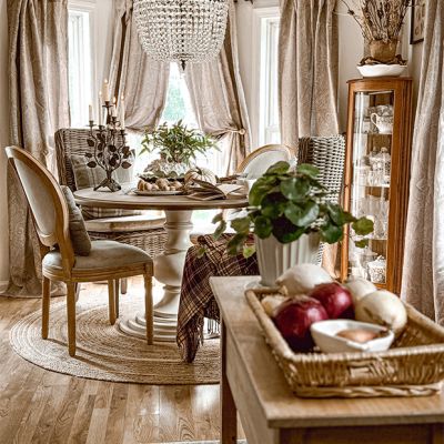 Creamy Cottage Round Jute Area Rug with Pad