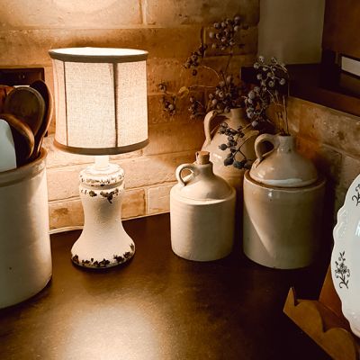 Distressed Cottage Table Lamp