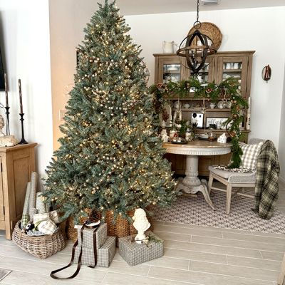 Draping Pinecone Spray