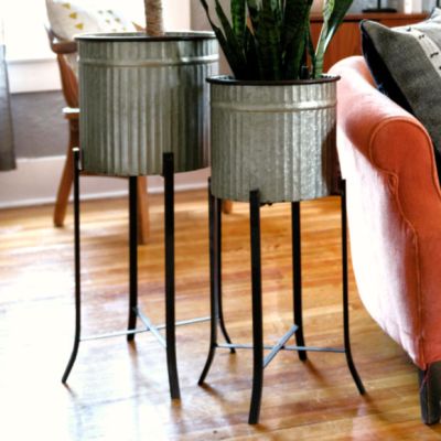 Standing Round Metal Planter Set of 2