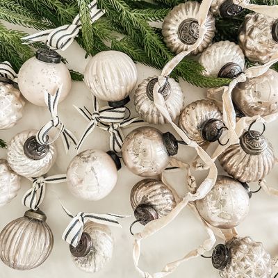 Embossed Glass Ornament Garland