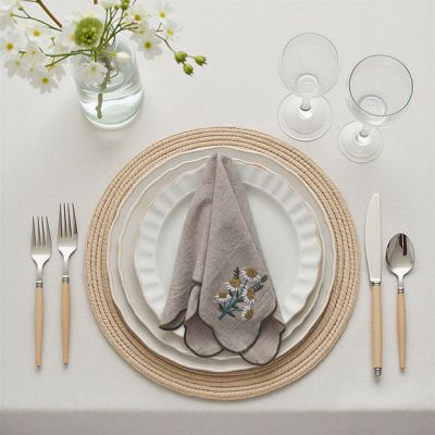 Embroidered Floral Scalloped Cloth Napkins Set of 4