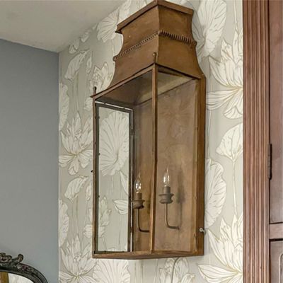 Farmhouse Estate Wall Lantern