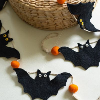 Festive Felt Bat Halloween Garland