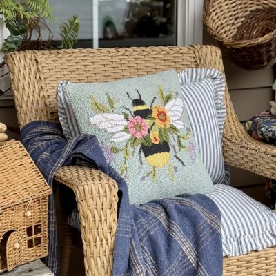 Floral Bee Hook Pillow Square