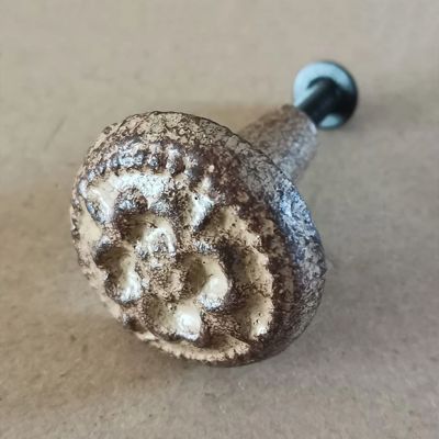 Flower Imprinted Knob Pull