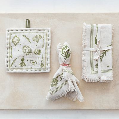 Garden Vegetable Print Pot Holder and Napkin Collection