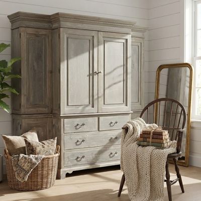 Grand Beauty Entertainment Cabinet