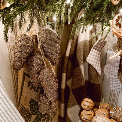 Hanging Pine Cone Swag