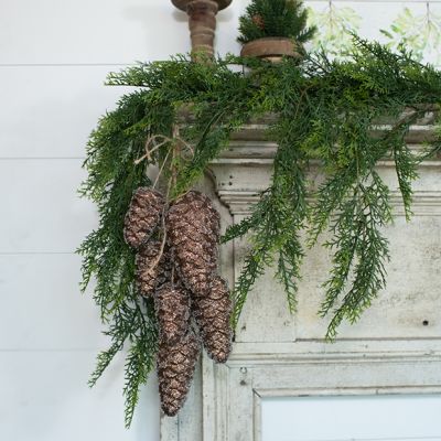 Hanging Pine Cone Swag