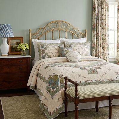 Heirloom Floral and Vine Bedspread