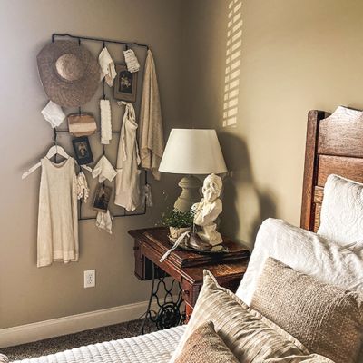 Large Metal Photo Wall Rack