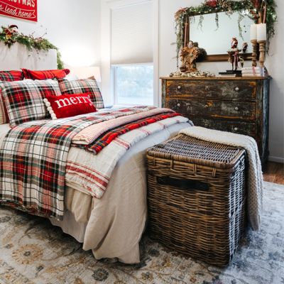 Lidded Storage Basket Trunk