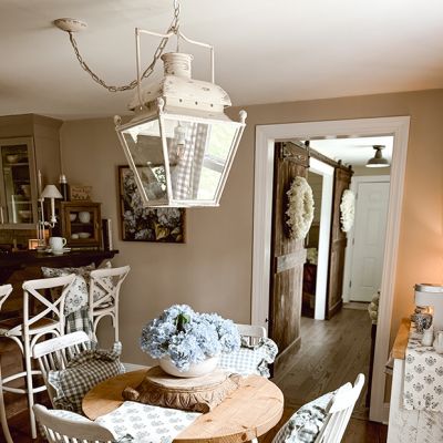 Metal Lantern Pendant Style Light