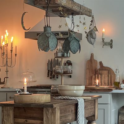 Metal Palm Leaf Pendant Light