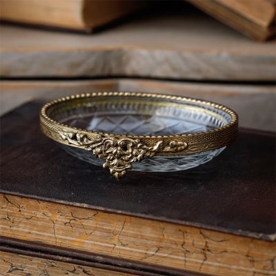 Ornate Elegance Oval Glass Soap Dish