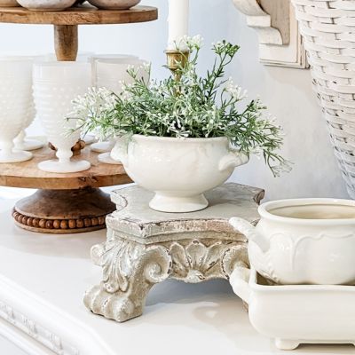 Ornate Pedestal Riser