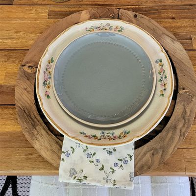 Rustic Farmhouse Round Wooden Lattice Charger Plate