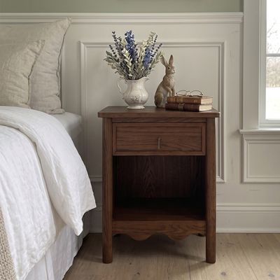 Scalloped Apron 1 Drawer Oak Nightstand