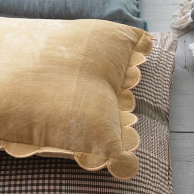 Scalloped Edge Square Velvet Throw Pillow