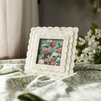 Scalloped Edge White Bone Photo Frame