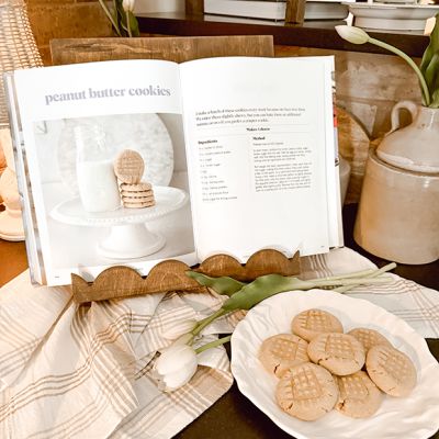 Scalloped Wood Cookbook Holder
