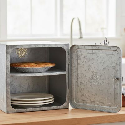 Simple Farmhouse Bread Box